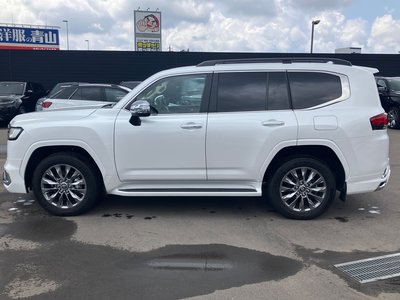 TOYOTA LAND CRUISER 300 - 8