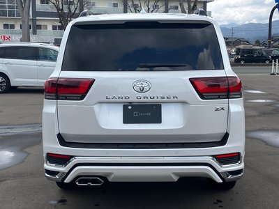 TOYOTA LAND CRUISER 300 - 6