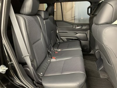صورة 10 لـ 2024 Toyota LAND CRUISER 250