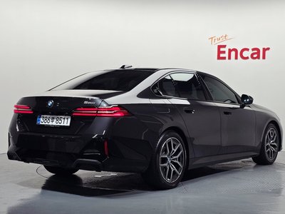 2025 BMW 5 SERIES 照片 4