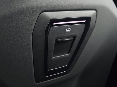 صورة مصغرة 36 لـ 2025 BMW 5 SERIES