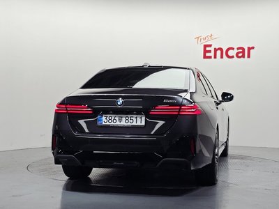 2025 BMW 5 SERIES 照片 3