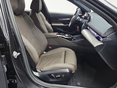 صورة مصغرة 16 لـ 2025 BMW 5 SERIES