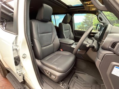 TOYOTA LAND CRUISER 250 - 7