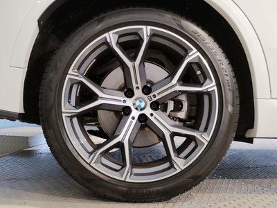 2024 BMW X5 — миниатюра 32