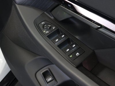 2025 BMW 5 SERIES — миниатюра 54