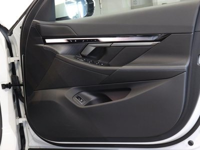 2025 BMW 5 SERIES — миниатюра 53