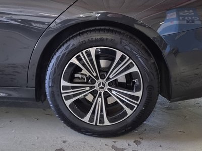 MERCEDES-BENZ E-CLASS - 6