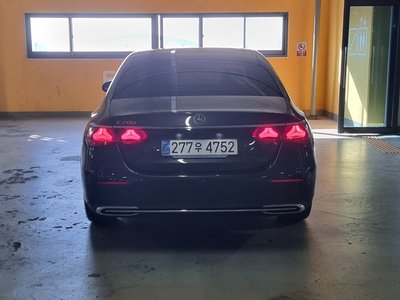 MERCEDES-BENZ E-CLASS - 4