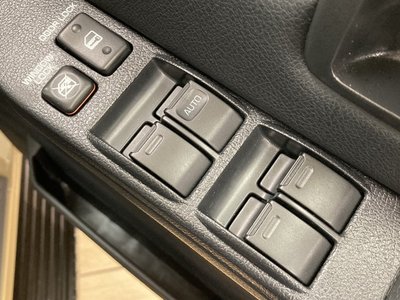 2025 Toyota LAND CRUISER 70 缩略图 40