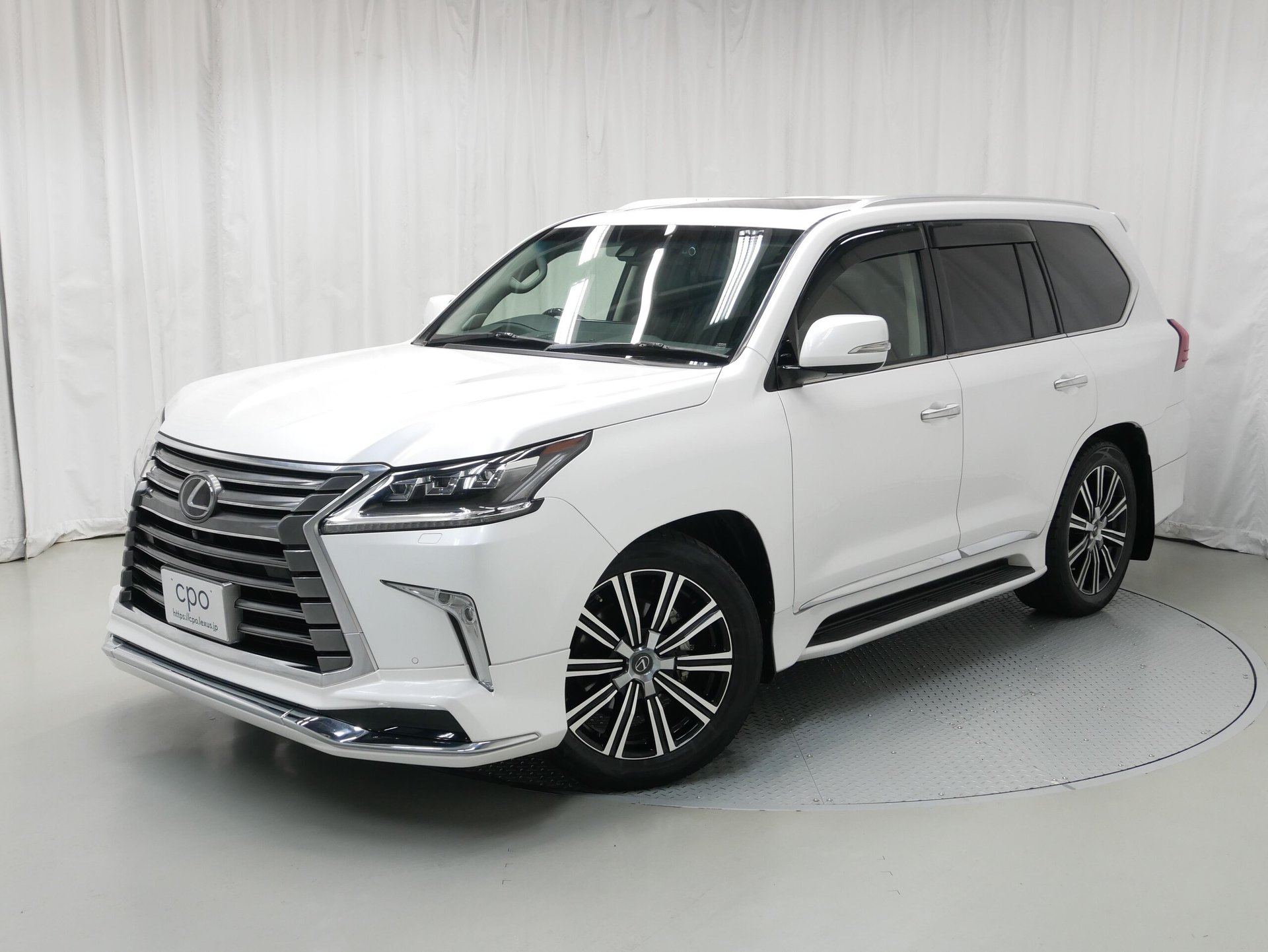LEXUS LX - View 1
