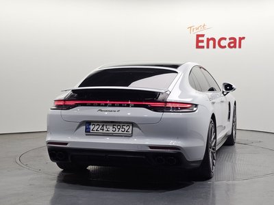 PORSCHE PANAMERA - 4