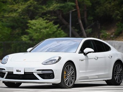 صورة 2 لـ 2018 Porsche PANAMERA
