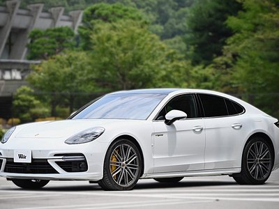صورة 1 لـ 2018 Porsche PANAMERA