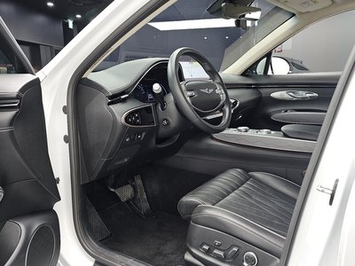2021 Genesis GV70 — миниатюра 13