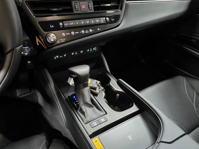 2025 LEXUS ES 照片 9