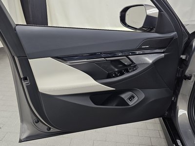 2025 BMW 5 SERIES 缩略图 14