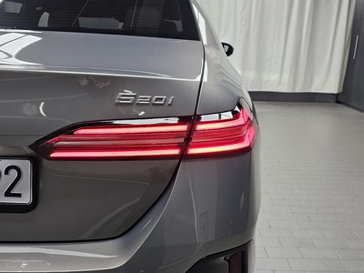 2025 BMW 5 SERIES 照片 10