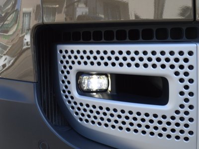 LAND ROVER DEFENDER - 10