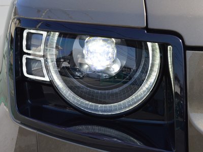 LAND ROVER DEFENDER - 9