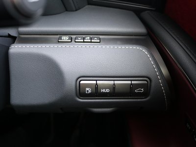 2021 Lexus LC thumbnail 36