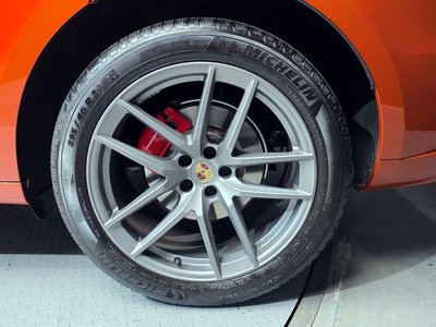 PORSCHE MACAN - 8