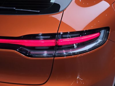 PORSCHE MACAN - 10