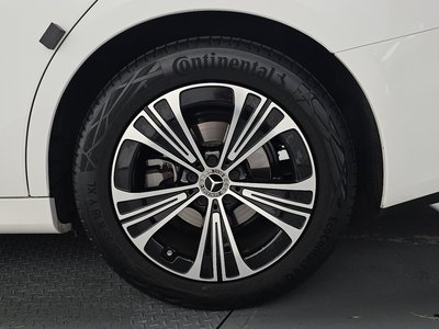MERCEDES-BENZ E-CLASS - 8