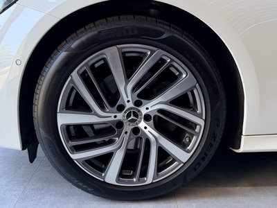 MERCEDES-BENZ E-CLASS - 6