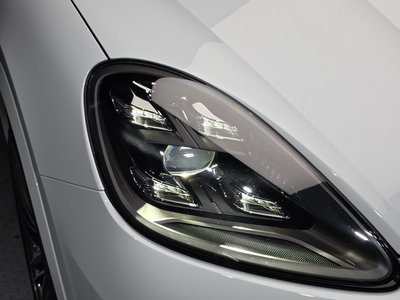 PORSCHE CAYENNE - 9