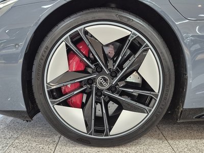 AUDI RS E-TRON GT - 6