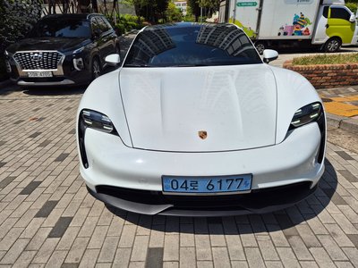 2021 Porsche TAYCAN 照片 2