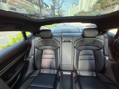 2021 Porsche TAYCAN 照片 9