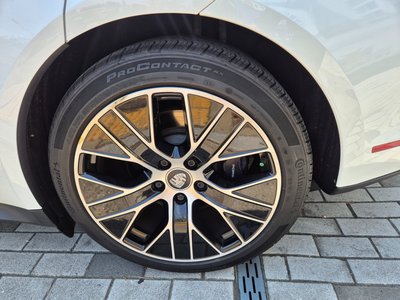 2021 Porsche TAYCAN 照片 6