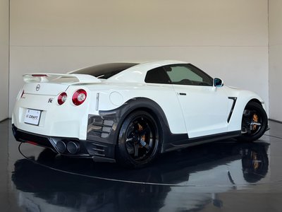 NISSAN GT-R - 2