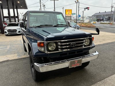 TOYOTA LAND CRUISER 70 - 1