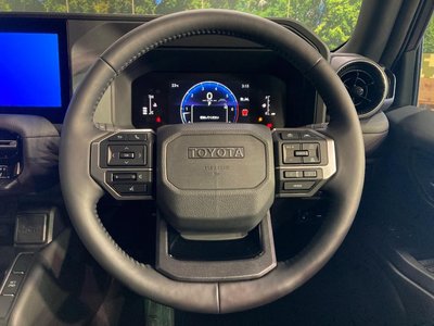 TOYOTA LAND CRUISER 250 - 7