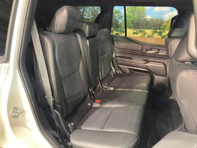 TOYOTA LAND CRUISER 250 - 9