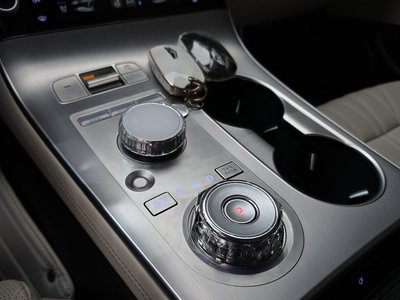 2025 Genesis GV70 thumbnail 12
