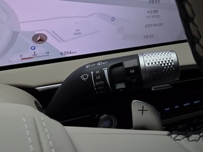 2025 Genesis GV70 thumbnail 29