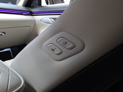 2025 Genesis GV70 thumbnail 26