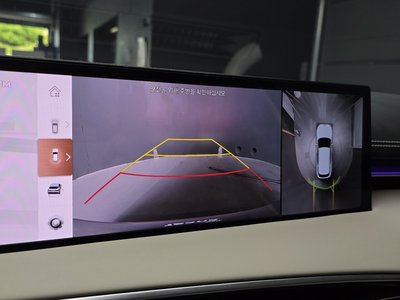 2025 Genesis GV70 thumbnail 21