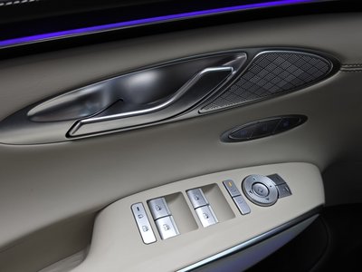 2025 Genesis GV70 thumbnail 27