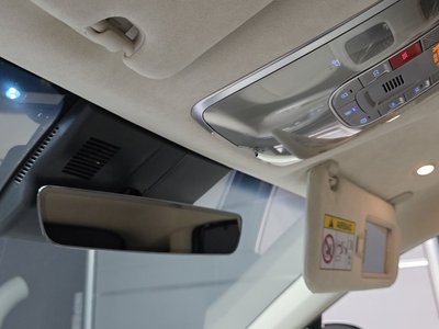 2025 Genesis GV70 thumbnail 30