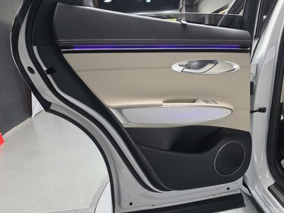 2025 Genesis GV70 thumbnail 15