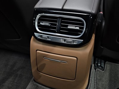 صورة مصغرة 31 لـ 2019 Genesis G90