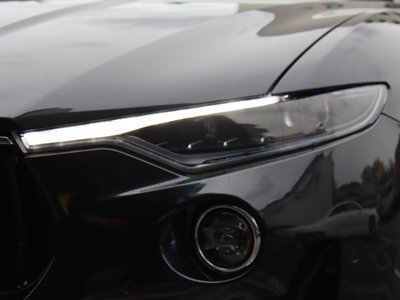 2023 Maserati LEVANTE thumbnail 11