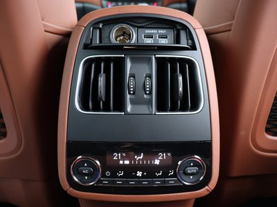 2023 Maserati LEVANTE thumbnail 53