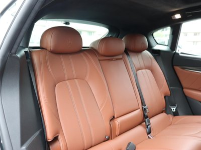 2023 Maserati LEVANTE thumbnail 31