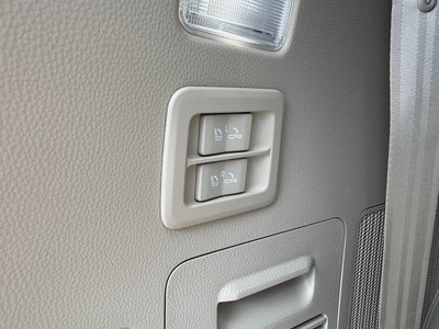 2025 Toyota LAND CRUISER 300 — миниатюра 29